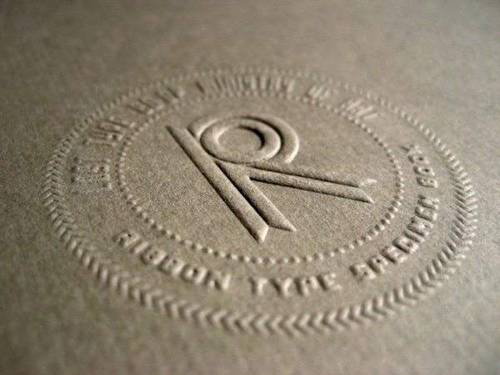 白底白板纸,特种纸等等,印刷工艺专色印刷,烫金工艺,uv工艺,击凸工艺